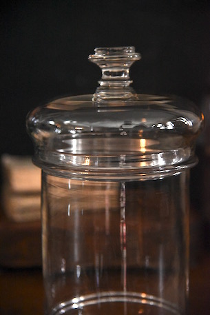 アンティーク　ガラスジャー　保存瓶　王冠のような蓋　フランス