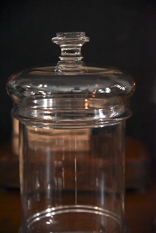 アンティーク　ガラスジャー　保存瓶　王冠のような蓋　フランス
