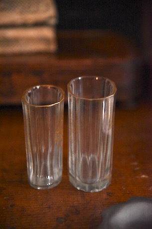 アンティーク　計量カップ　グラス　大小２個セット
