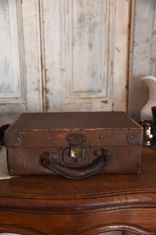アンティーク　レザートランク 年季の入ったミニレザートランク