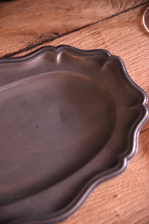 花リムのオーバルピュータープレート