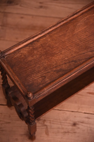 装飾が美しいブックスタンド