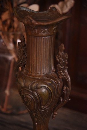 アンティーク　フレンチ　花瓶　ロカイユ装飾