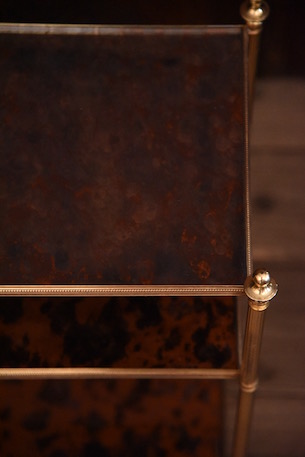 上品な装飾のブラスガラストップサイドテーブル 3段