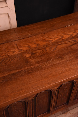 重厚感ある木製のトランクボックス